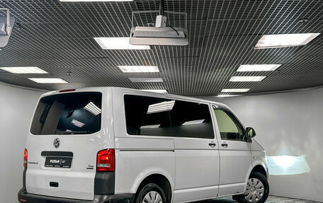 Volkswagen Caravelle T5, 2010 год, 1 715 000 рублей, 21 фотография