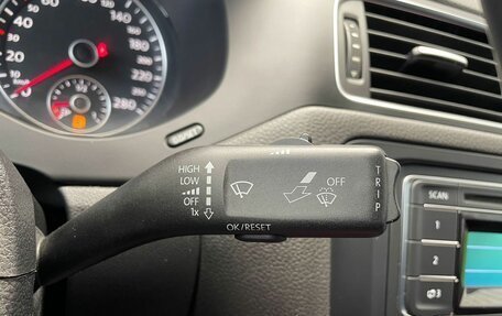 Volkswagen Jetta VI, 2013 год, 927 000 рублей, 8 фотография