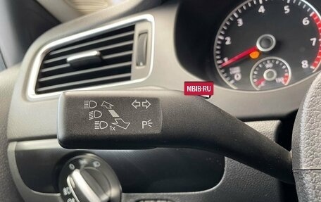 Volkswagen Jetta VI, 2013 год, 927 000 рублей, 6 фотография