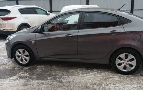 Hyundai Solaris II рестайлинг, 2015 год, 950 000 рублей, 4 фотография