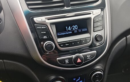 Hyundai Solaris II рестайлинг, 2015 год, 950 000 рублей, 12 фотография