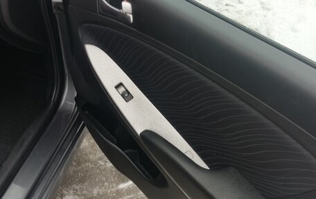 Hyundai Solaris II рестайлинг, 2015 год, 950 000 рублей, 11 фотография