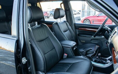 Toyota Land Cruiser Prado 120 рестайлинг, 2005 год, 1 699 000 рублей, 8 фотография