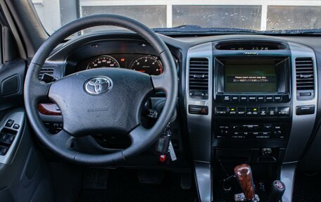 Toyota Land Cruiser Prado 120 рестайлинг, 2005 год, 1 699 000 рублей, 14 фотография