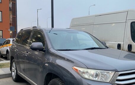 Toyota Highlander III, 2012 год, 1 990 000 рублей, 3 фотография