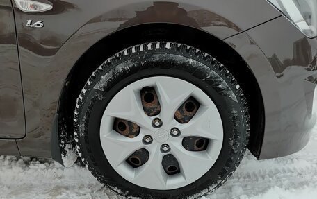 Hyundai Solaris II рестайлинг, 2015 год, 865 000 рублей, 22 фотография