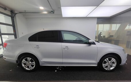 Volkswagen Jetta VI, 2011 год, 915 000 рублей, 5 фотография