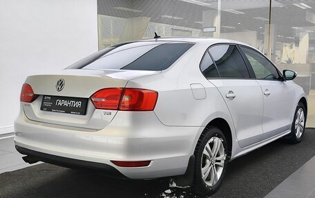 Volkswagen Jetta VI, 2011 год, 915 000 рублей, 6 фотография