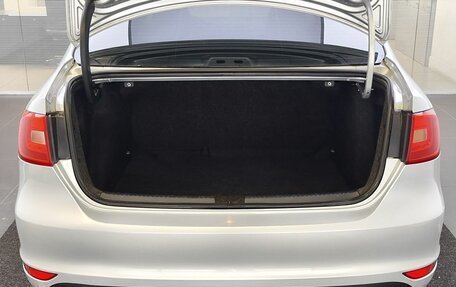 Volkswagen Jetta VI, 2011 год, 915 000 рублей, 12 фотография