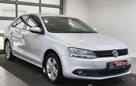 Volkswagen Jetta VI, 2011 год, 915 000 рублей, 3 фотография