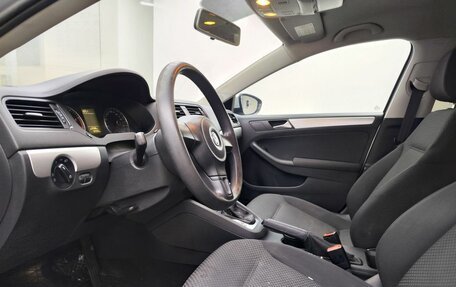 Volkswagen Jetta VI, 2011 год, 915 000 рублей, 20 фотография