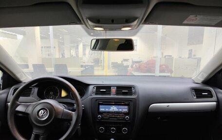 Volkswagen Jetta VI, 2011 год, 915 000 рублей, 17 фотография