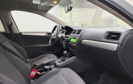 Volkswagen Jetta VI, 2011 год, 915 000 рублей, 13 фотография