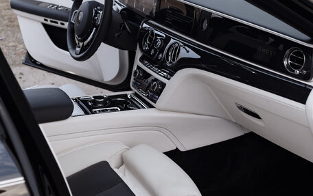 Rolls-Royce Ghost Series II рестайлинг, 2024 год, 39 000 000 рублей, 17 фотография