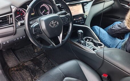 Toyota Camry, 2018 год, 2 400 000 рублей, 3 фотография