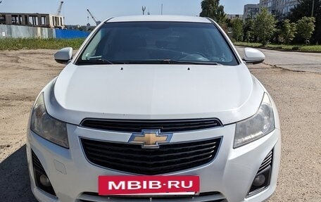 Chevrolet Cruze II, 2013 год, 675 000 рублей, 3 фотография