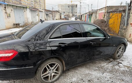 Mercedes-Benz E-Класс, 2012 год, 1 300 000 рублей, 2 фотография