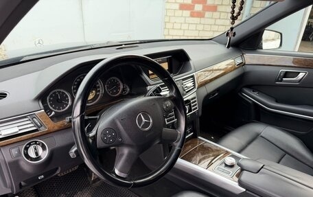 Mercedes-Benz E-Класс, 2012 год, 1 300 000 рублей, 4 фотография