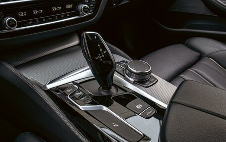 BMW 5 серия, 2019 год, 3 830 000 рублей, 19 фотография