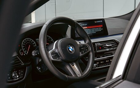 BMW 5 серия, 2019 год, 3 830 000 рублей, 37 фотография