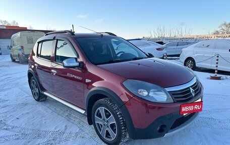 Renault Sandero I, 2013 год, 695 000 рублей, 2 фотография