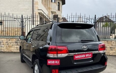 Toyota Land Cruiser 200, 2016 год, 6 999 999 рублей, 5 фотография