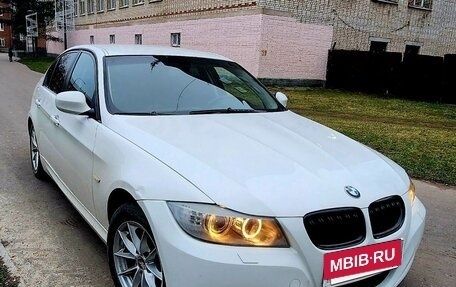 BMW 3 серия, 2011 год, 850 000 рублей, 3 фотография