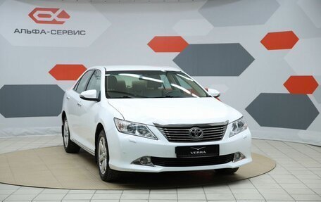 Toyota Camry, 2013 год, 1 850 000 рублей, 3 фотография