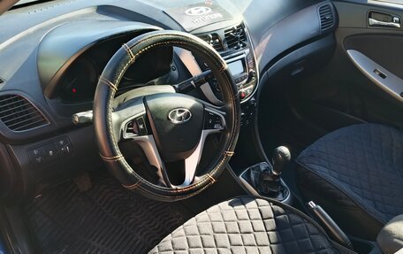 Hyundai Solaris II рестайлинг, 2011 год, 455 000 рублей, 3 фотография