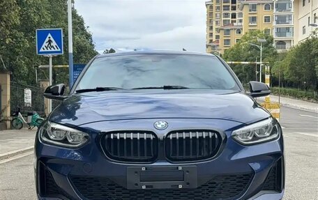 BMW 1 серия, 2022 год, 1 850 000 рублей, 2 фотография