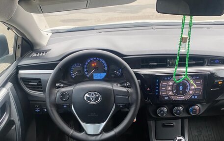 Toyota Corolla, 2013 год, 1 060 000 рублей, 18 фотография