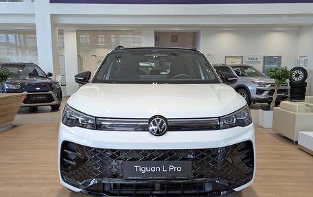 Volkswagen Tiguan, 2025 год, 5 390 000 рублей, 2 фотография