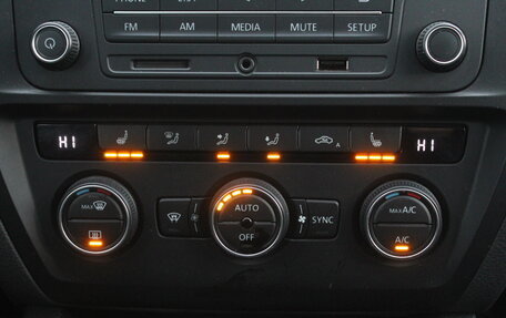 Volkswagen Jetta VI, 2016 год, 1 215 000 рублей, 15 фотография