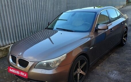 BMW 5 серия, 2004 год, 1 000 000 рублей, 2 фотография