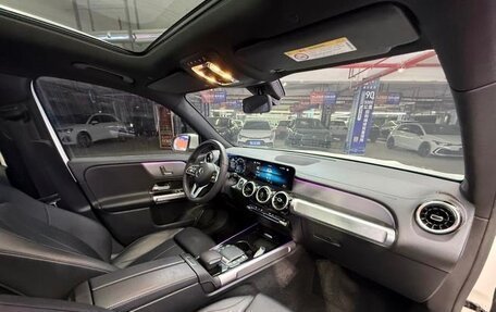 Mercedes-Benz GLB, 2022 год, 2 330 000 рублей, 12 фотография