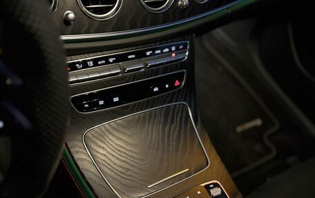 Mercedes-Benz E-Класс, 2021 год, 5 000 000 рублей, 12 фотография