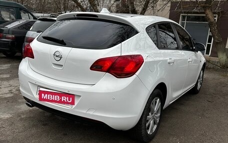 Opel Astra J, 2011 год, 660 000 рублей, 4 фотография