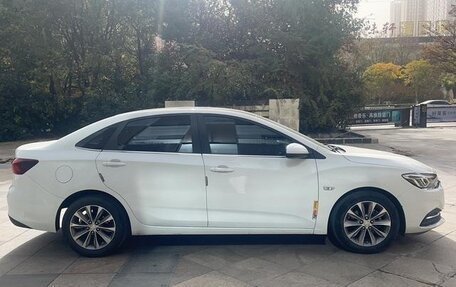 Chevrolet Monza, 2022 год, 1 030 000 рублей, 4 фотография