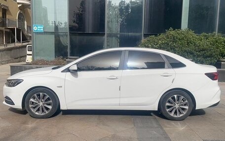 Chevrolet Monza, 2022 год, 1 030 000 рублей, 6 фотография