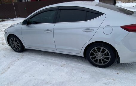 Hyundai Elantra VI рестайлинг, 2016 год, 1 655 000 рублей, 14 фотография