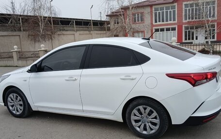 Hyundai Solaris II рестайлинг, 2020 год, 1 100 000 рублей, 3 фотография