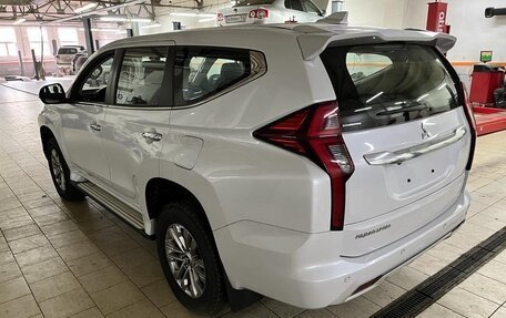 Mitsubishi Pajero Sport III рестайлинг, 2020 год, 3 550 000 рублей, 3 фотография