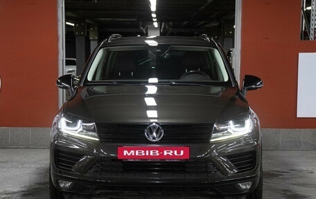 Volkswagen Touareg III, 2017 год, 3 998 000 рублей, 2 фотография
