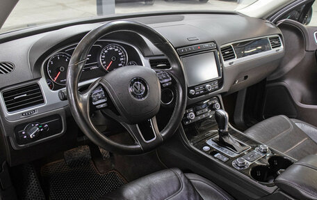 Volkswagen Touareg III, 2017 год, 3 998 000 рублей, 16 фотография