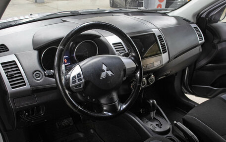 Mitsubishi Outlander III рестайлинг 3, 2011 год, 1 198 000 рублей, 16 фотография