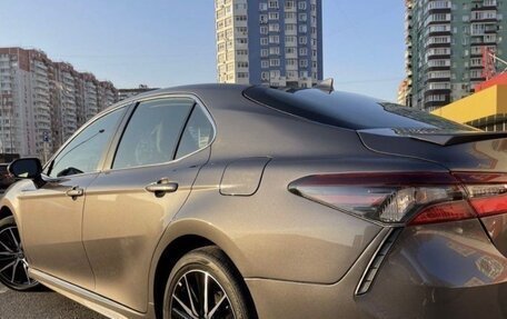 Toyota Camry, 2021 год, 3 100 000 рублей, 2 фотография