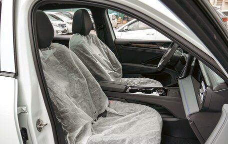 Volkswagen Tiguan, 2025 год, 4 890 000 рублей, 8 фотография