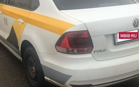 Volkswagen Polo VI (EU Market), 2017 год, 700 000 рублей, 3 фотография