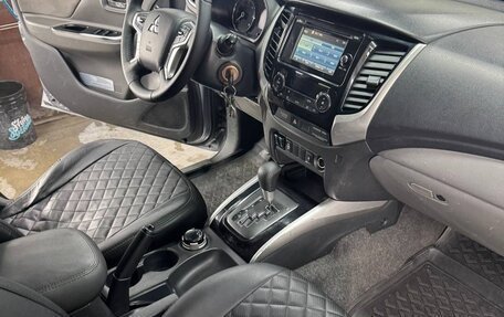 Mitsubishi L200 IV рестайлинг, 2017 год, 2 300 000 рублей, 5 фотография