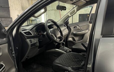 Mitsubishi L200 IV рестайлинг, 2017 год, 2 300 000 рублей, 7 фотография